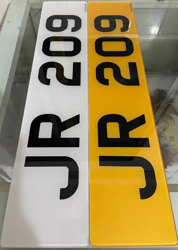 Targa per auto riflettente 3D in acrilico vuoto del Regno Unito