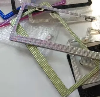 Telaio targa auto con strass di diamanti colorati
